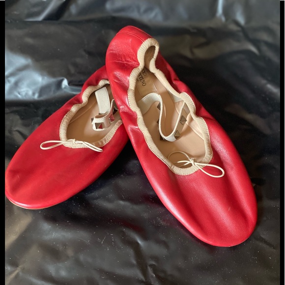 Valentino Shoes - NWOT Valentino flats